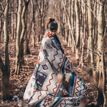 Lade das Bild in den Galerie-Viewer, CHASKA