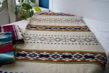 Lade das Bild in den Galerie-Viewer, CASCADA