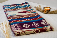 Lade das Bild in den Galerie-Viewer, CHASKA