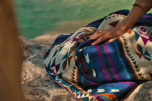 Lade das Bild in den Galerie-Viewer, CASCADA